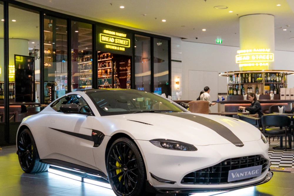 Gordon Ramsay Bread Street Kitchen & Bar with Aston Martin to Deliver a Premium Experience